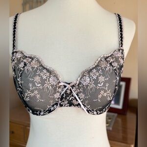 NWOT Apt. 9 Black and Pink Lace Underwire Bra